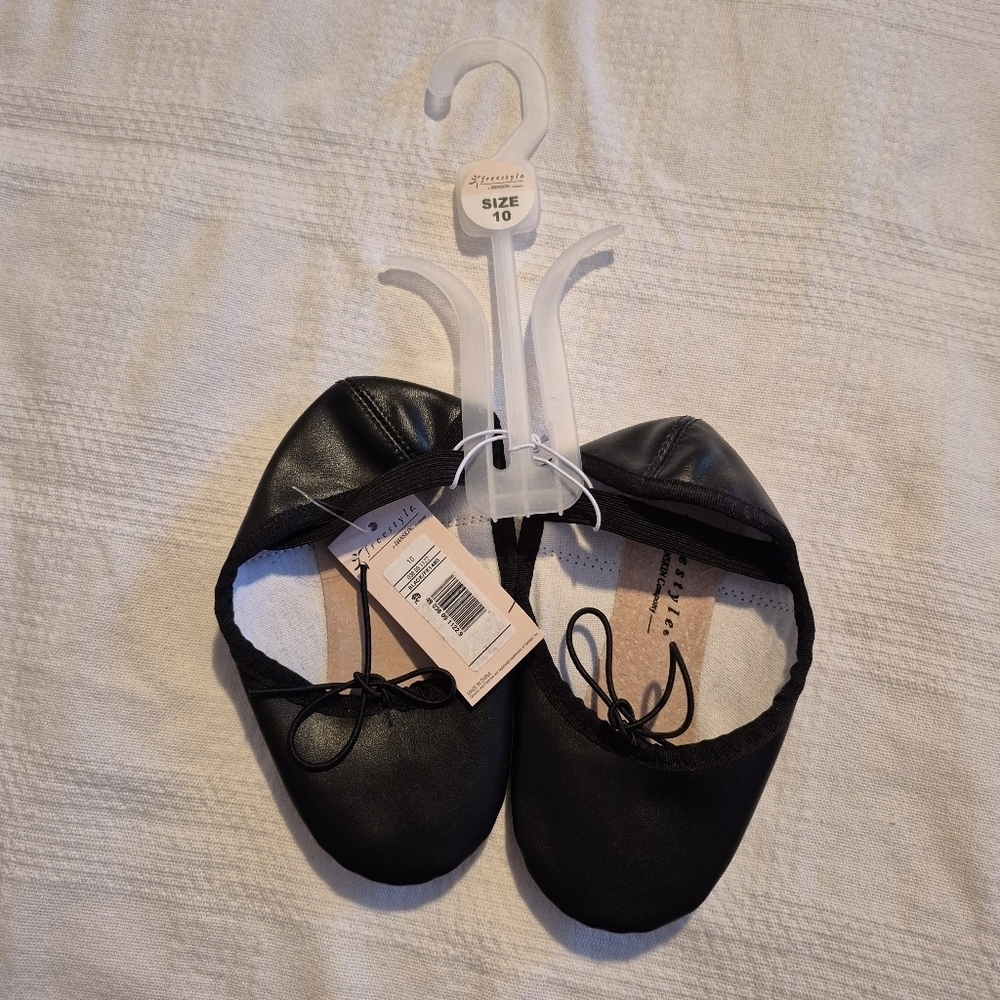 Freestyle black ballet shoes size 10 toddler NEW